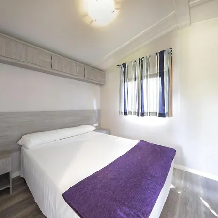 Avec Terrasse A Pour 3 Pers. - Api-1-52-1845 Camping