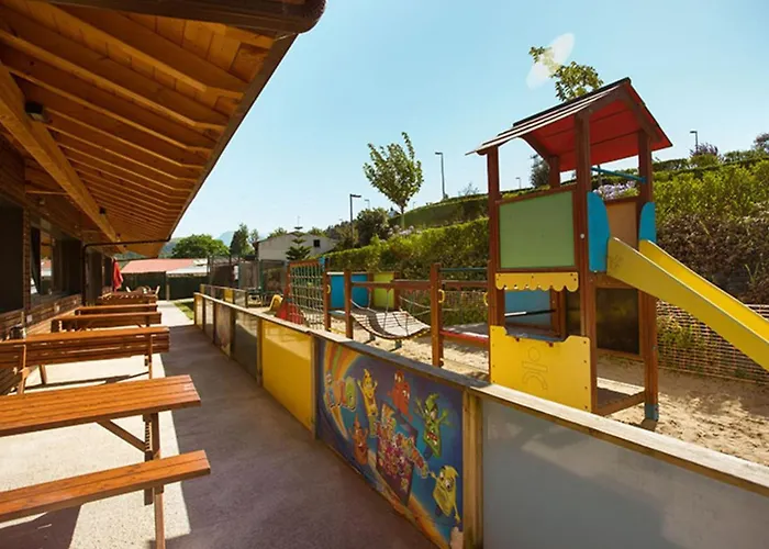 Avec Terrasse A Pour 3 Pers. - Api-1-52-1845 Camping *